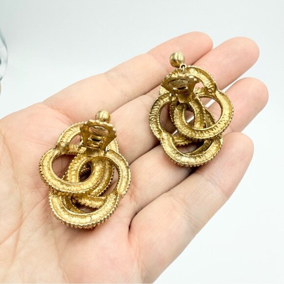Vintage CASTLECLIFF Gold Tone Knot Clip On Earrings - Picture 3 of 6